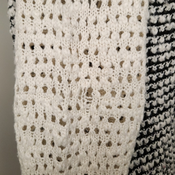 Vintage Contrast Knit Sweater - Picture 9 of 9